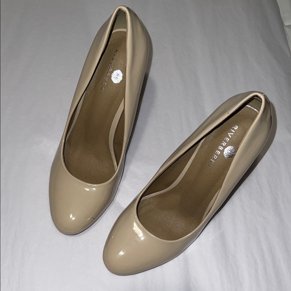 CLASSIC BEIGE PUMPS (8.5)